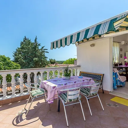 Apartman In Bester Lage, Nahe Dem Barbariga